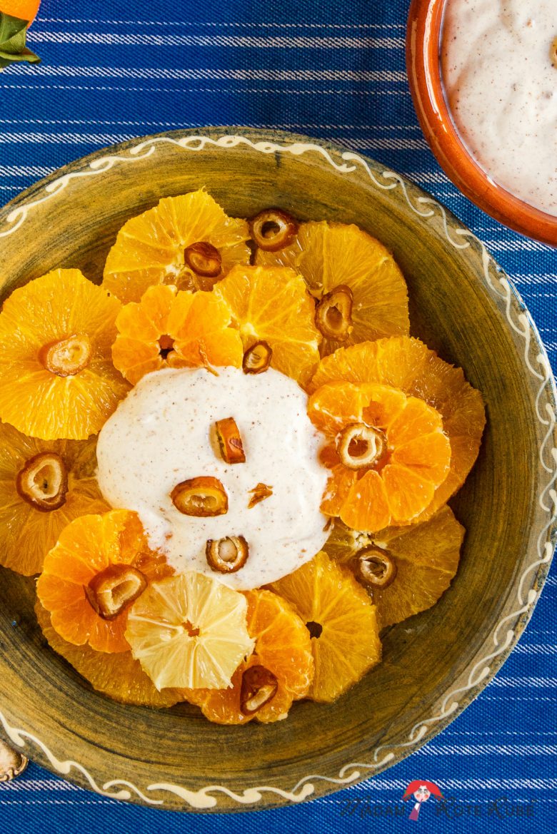 Zitrussalat mit Datteln &amp; Haselnuss-Sahne-Creme - Madam Rote Rübe