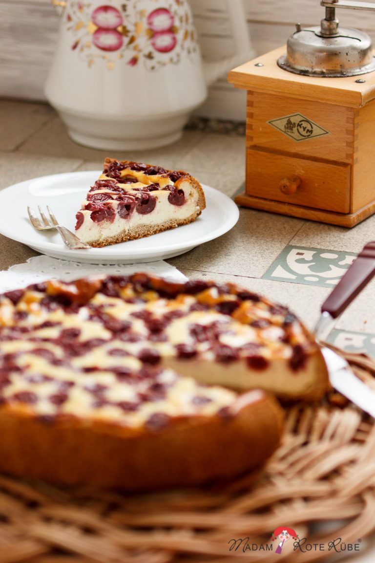 BESCHWIPSTER AMARETTO-KIRSCH-KÄSEKUCHEN - Madam Rote Rübe & die Landküche