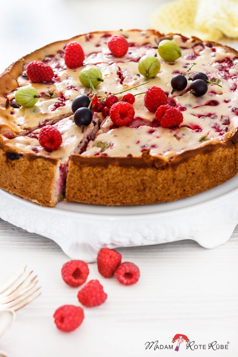 Beeren-Kuchen mit Vanille-Quarkcreme - Madam Rote Rübe