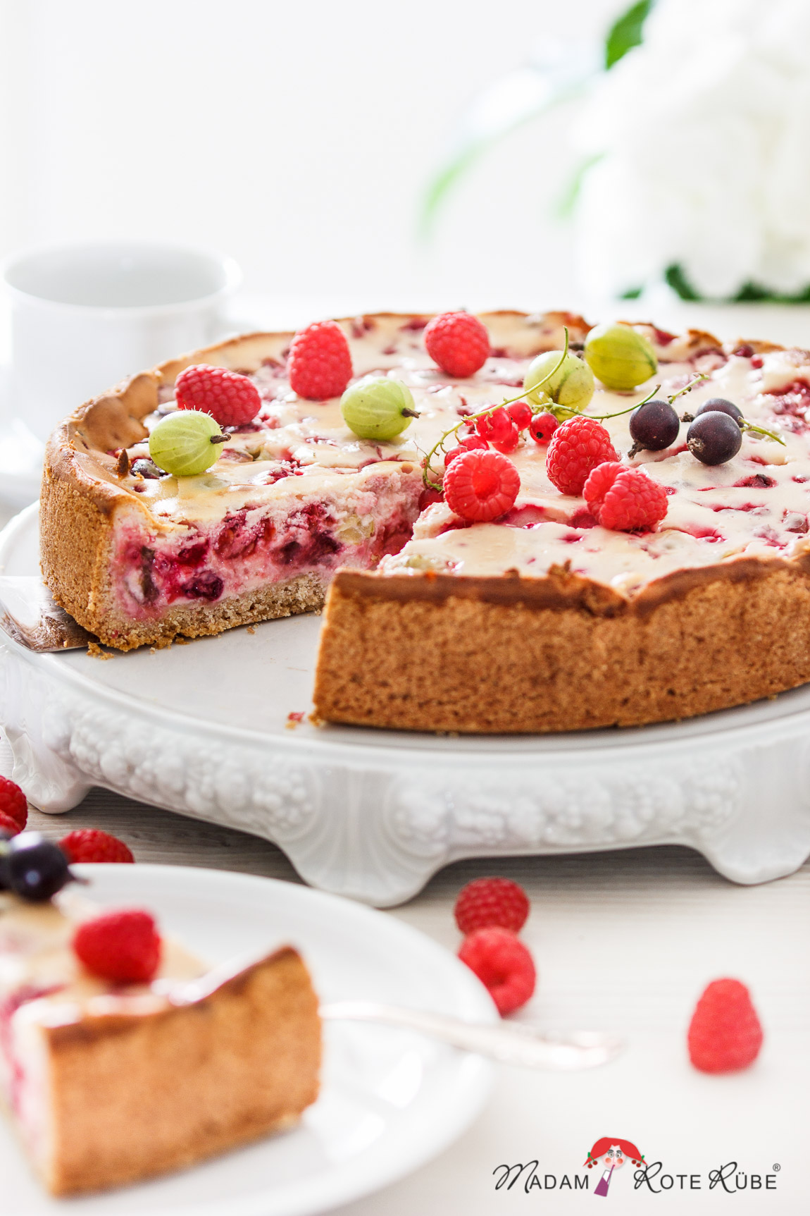 Beeren-Kuchen mit Vanille-Quarkcreme - mit jedem Bissen Sommerlaune ...