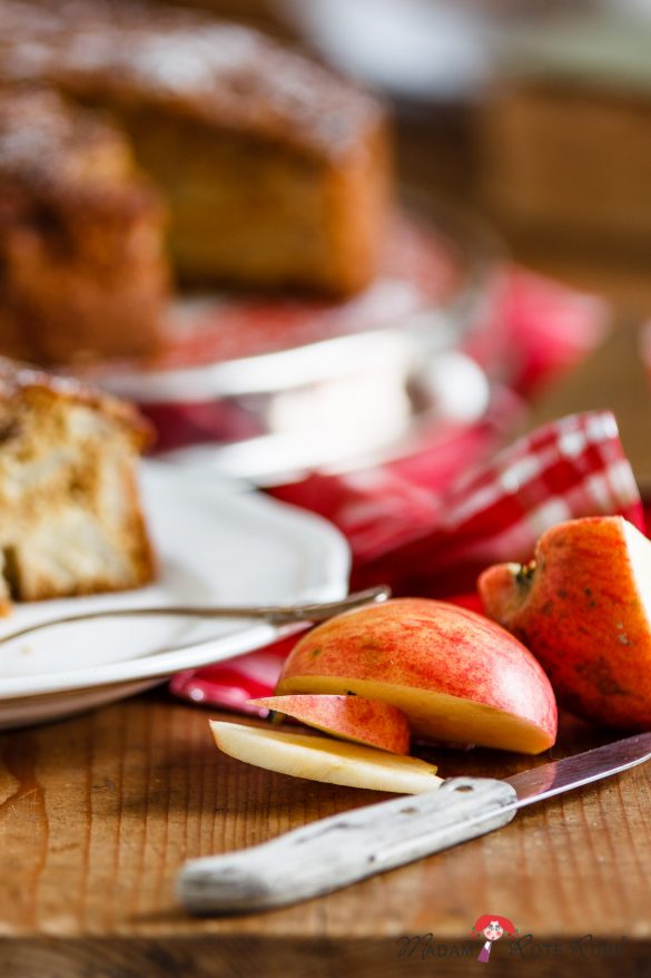 Schneller Apfel-Honigkuchen mit karamellisierter Walnusskruste - Madam ...
