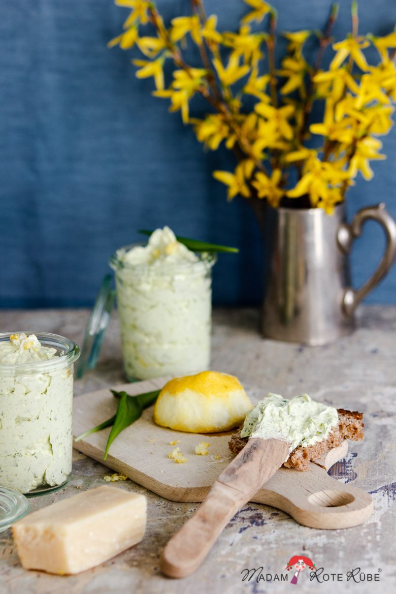 Cremige Bärlauchbutter mit Parmesan und Zitrone - Madam Rote Rübe