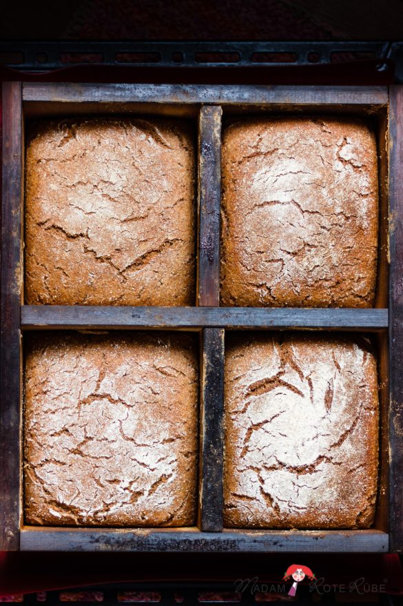Madam Rote Rübe - Westricher Wackersteine - Roggenvollkornbrot aus dem Holzbackrahmen