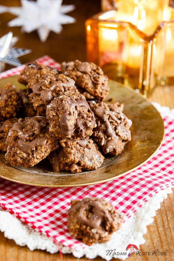 Saftige Haferflockenmakronen mit Schokoladenhäubchen - Madam Rote Rübe