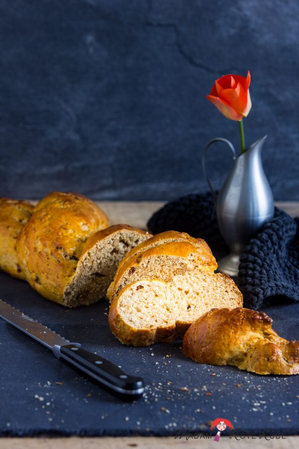 Madam Rote Rübe - Rosinenbrot mit Mandeln u. Marzipan