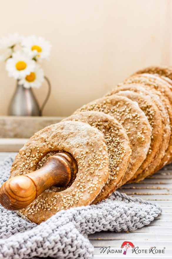 Madam Rote Rübe - Schwedisches Vollkorn-Knäcke mit Haferflocken & Sesam