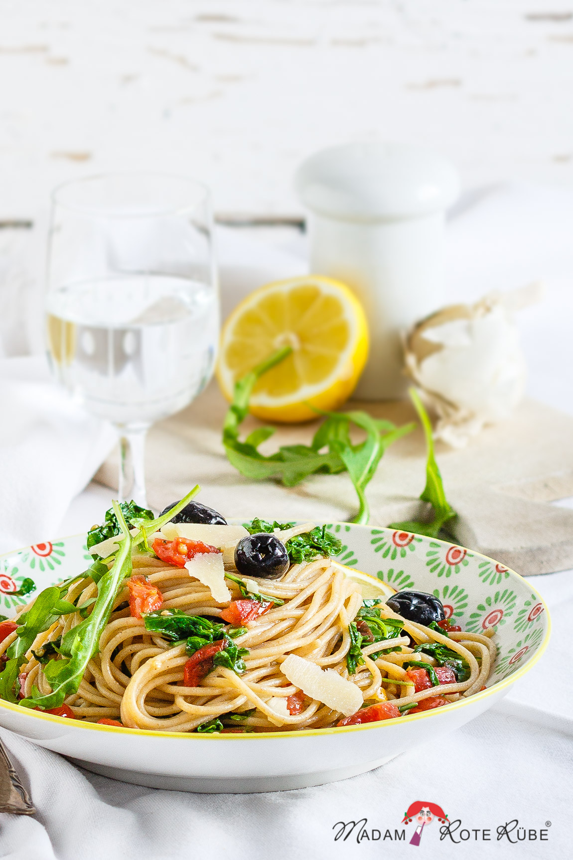 Madam Rote Rübe - Spaghetti mit Rucola und schwarzen Oliven