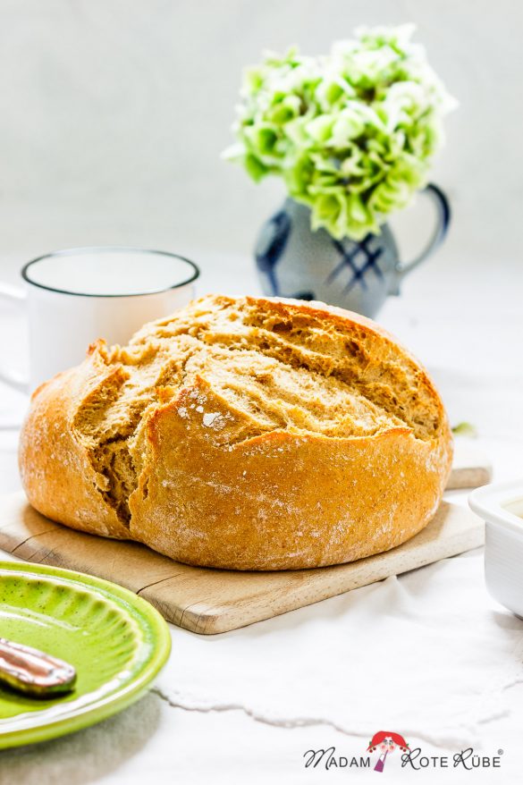 Madam Rote Rübe - Prächtiges Buttermilch-Krustenbrot mit Sauerteig und viel Aroma