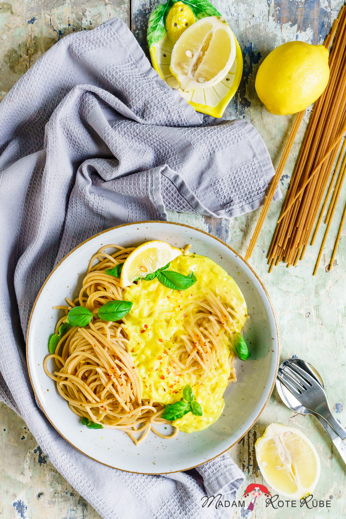 Madam Rote Rübe - Spaghetti mit Limonensauce und Basilikum