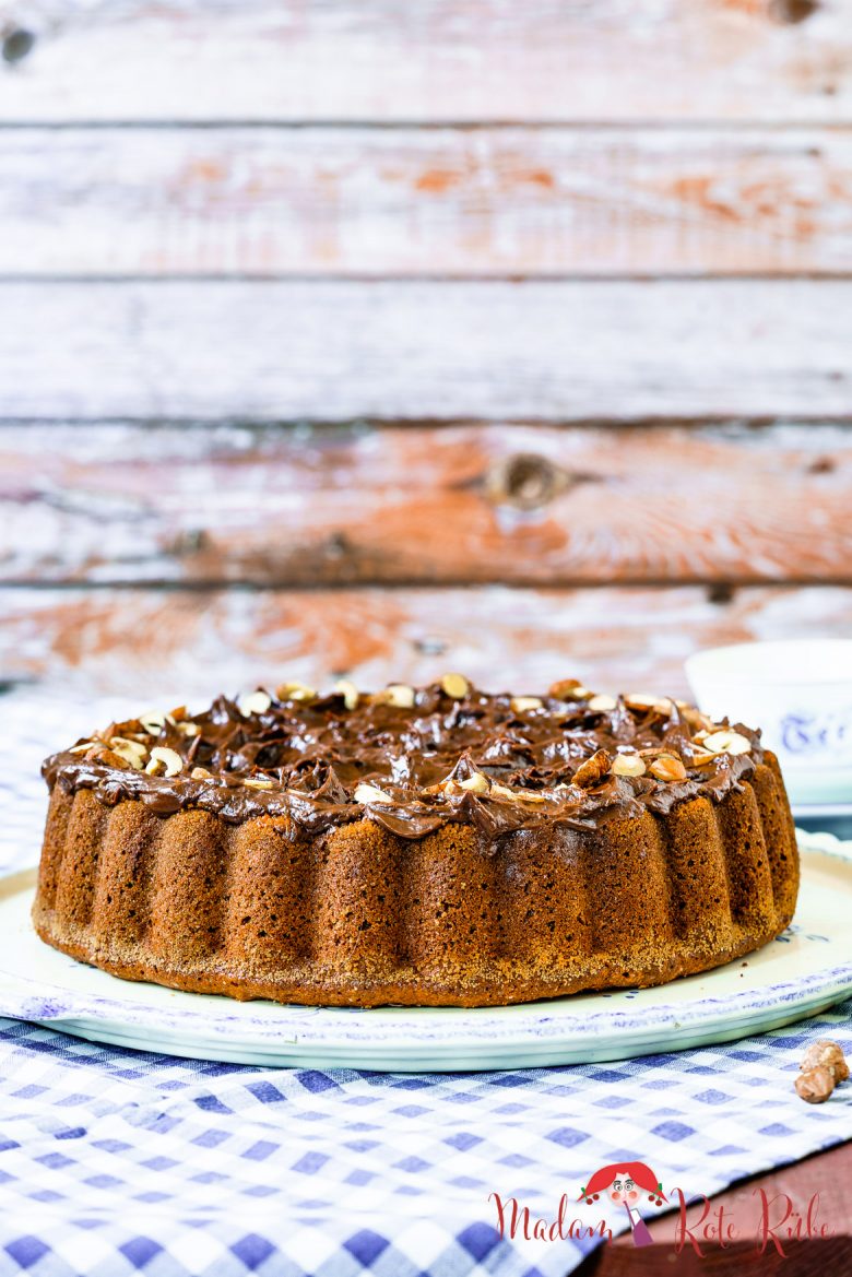 Espresso-Nusskuchen mit zuckerfreier Schokoladen-Ganache - Madam Rote Rübe