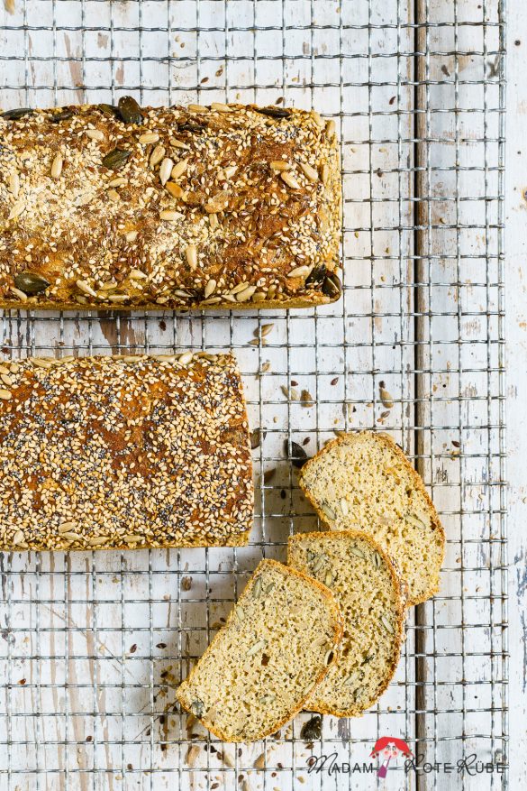 Madam Rote Rübe - glutenfreies 100-%-Vollkornkörnerbrot & eine Buchvorstellung: "Glutenfreies Fünf-Minuten-Brot" von Dr. J. Hertzberg / Z. Francois