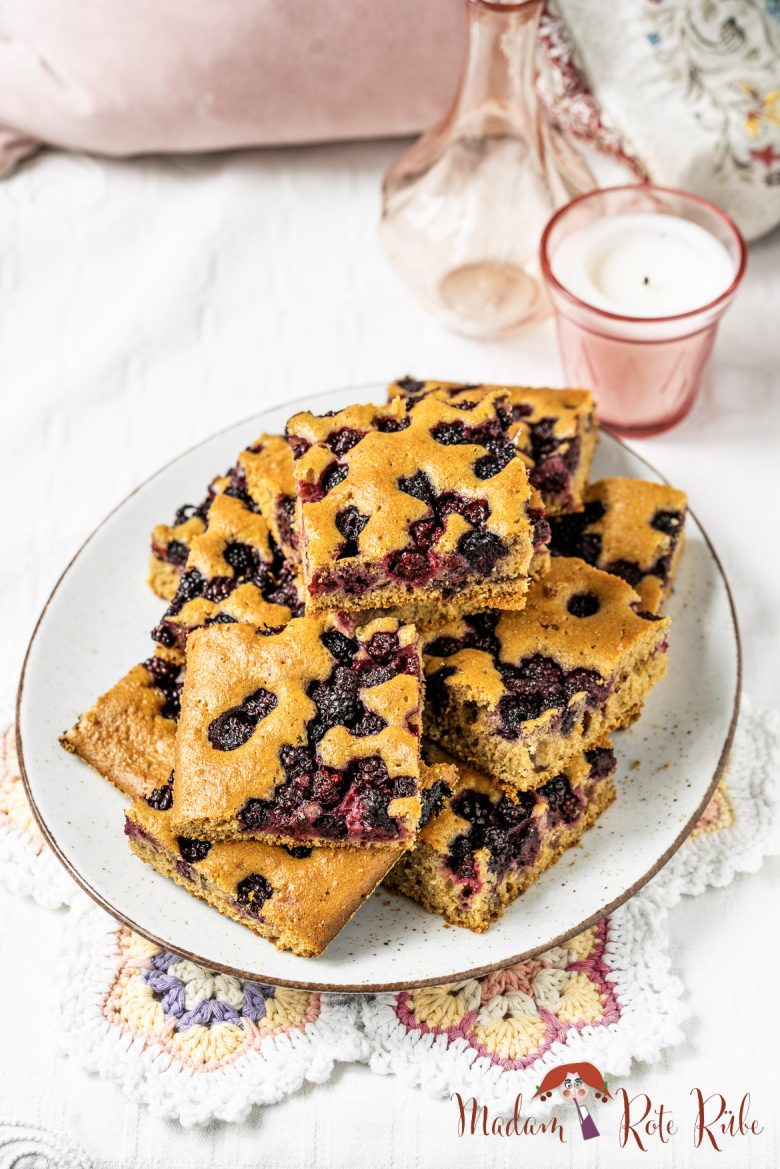Brombeer-Vollkorn-Blechkuchen mit Einkorn - Madam Rote Rübe