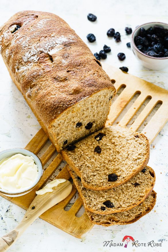 Madam Rote Rübe - Rosinen-Vollkornstuten aus Dinkelvollkorn