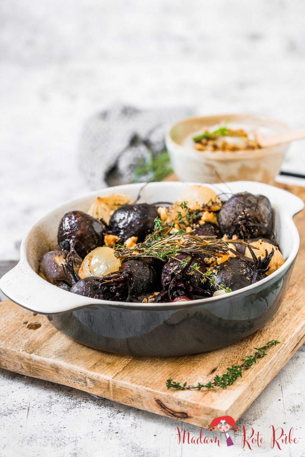 Ofengebackene Rote Bete mit Walnuss-Ziegenfrischkäse-Creme - Madam Rote ...