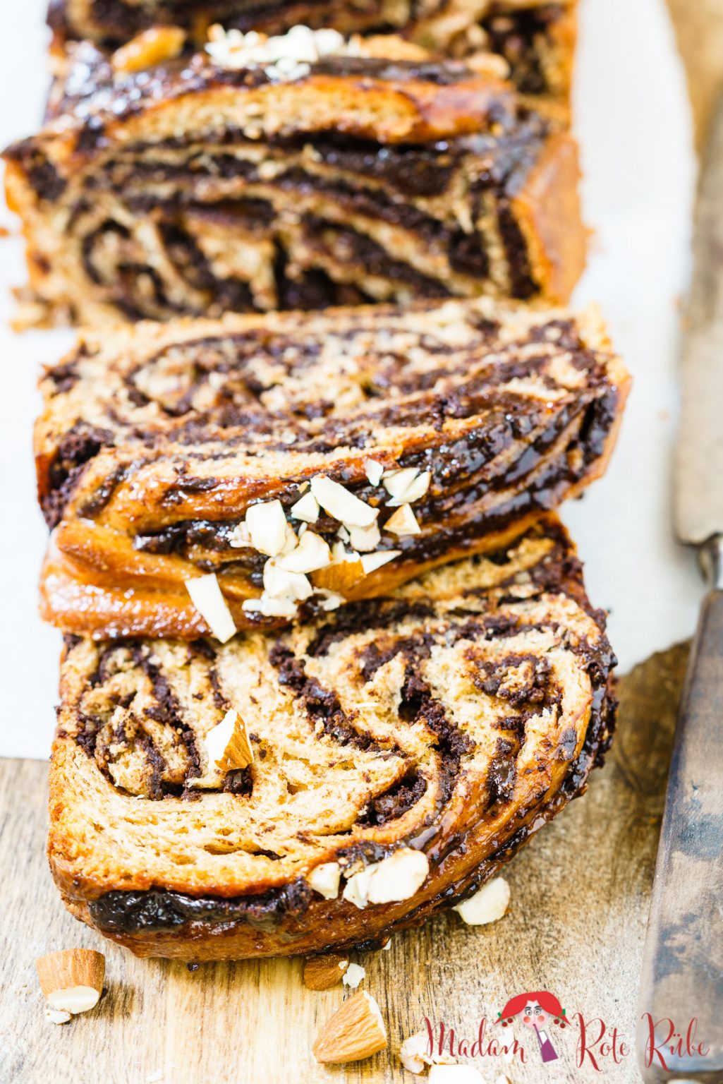 Schokoladen-Vollkorn-Babka - der gefüllte Hefezopf, den jeder liebt ... Schokoladen-Vollkorn-Babka - der gefüllte Hefezopf, den jeder liebt ...