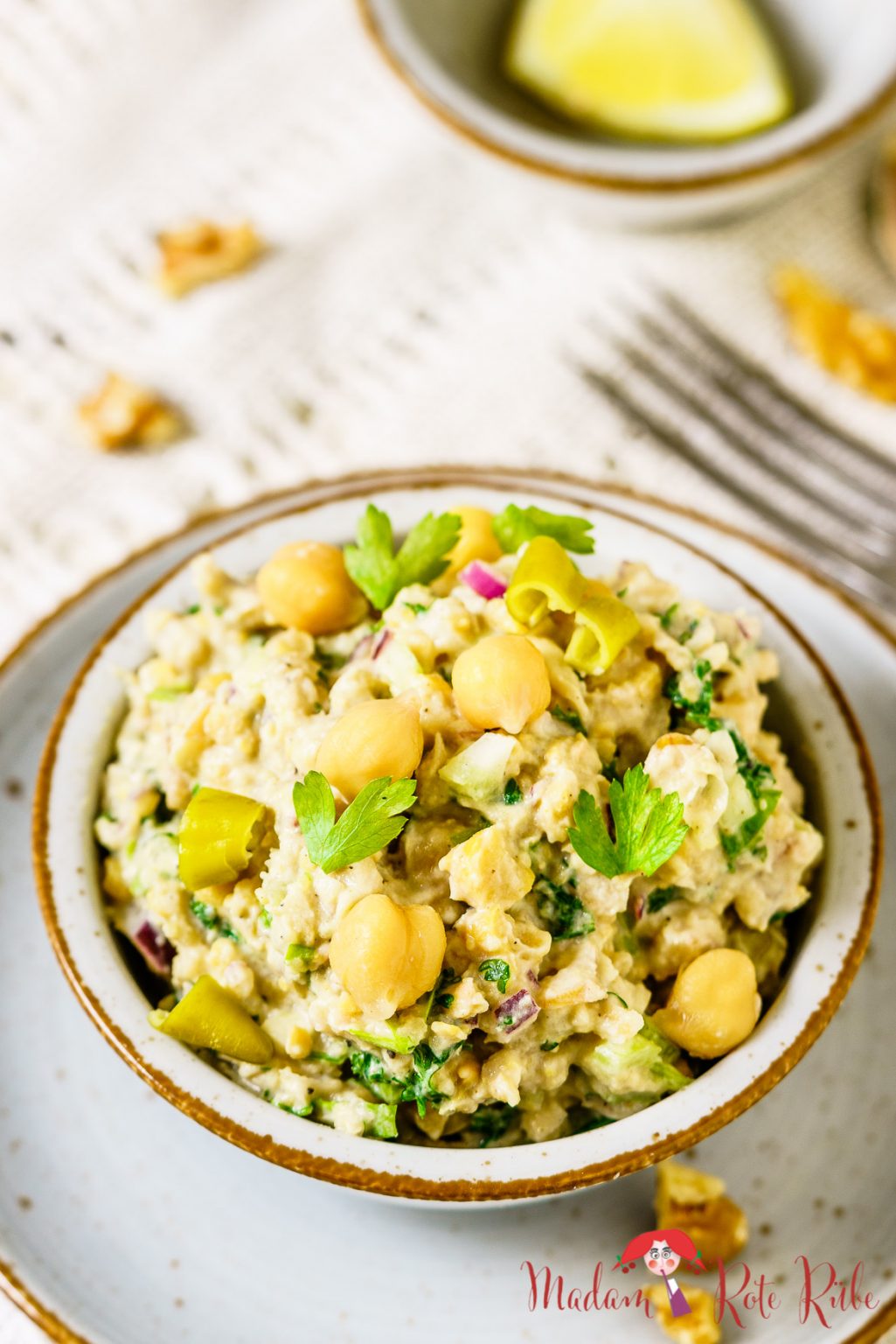 Kichererbsen-Salat mit Walnüssen - Madam Rote Rübe