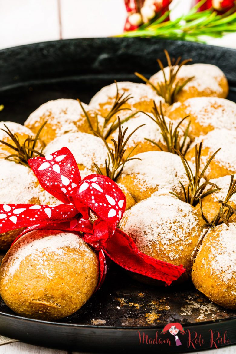 Rezept für einen Vollkornbrötchen-Weihnachtsbaum - Madam Rote Rübe