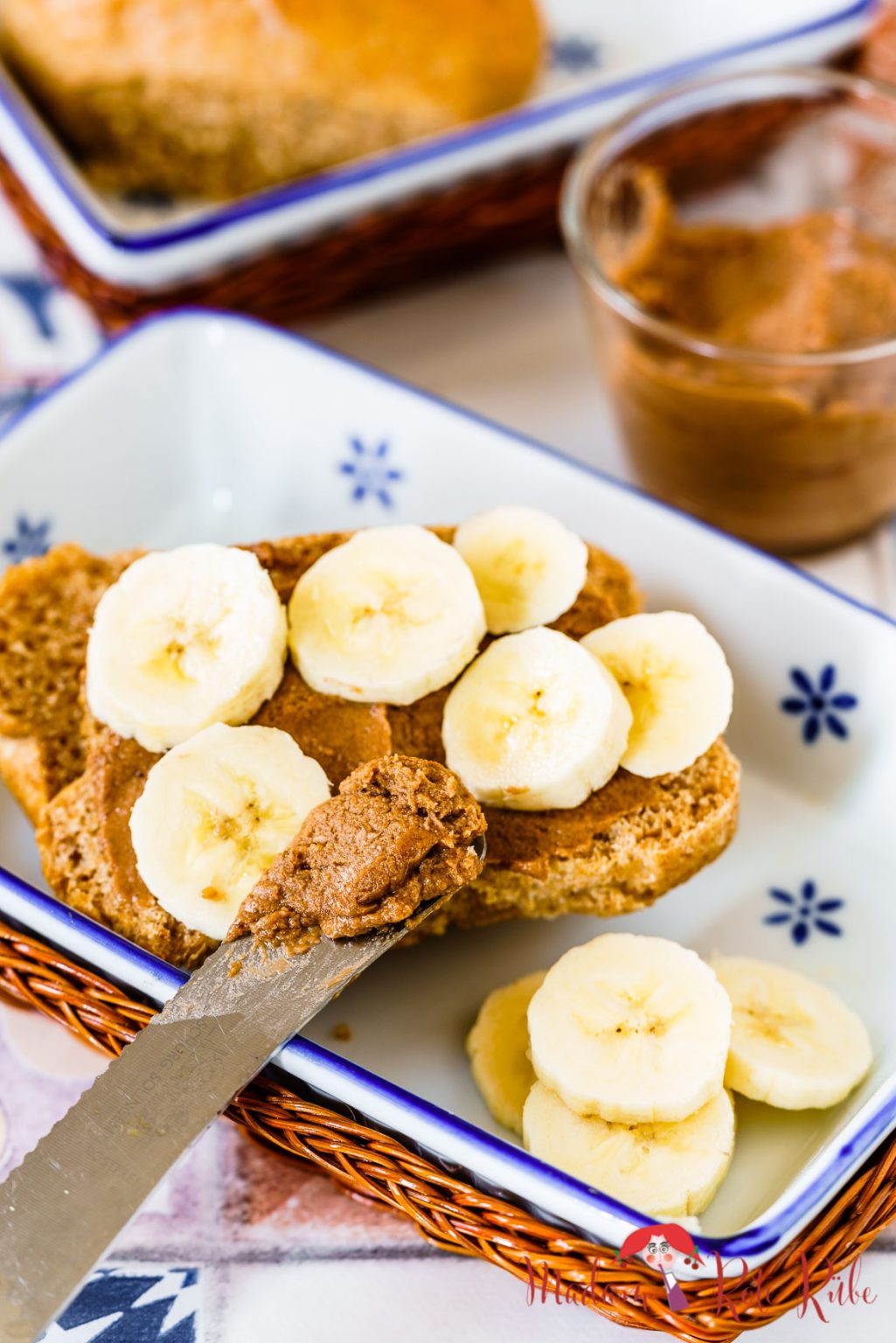 Cremiger Erdnuss-Schoko-Aufstrich mit Banane - Madam Rote Rübe