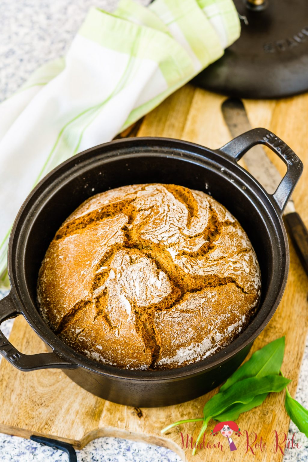 Einfaches Bärlauch-Vollkornbrot aus dem Topf - Madam Rote Rübe