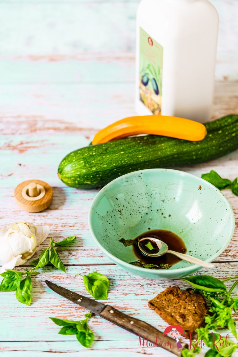 Zucchini-Antipasti auf neapolitanische Art - Madam Rote Rübe Zucchini-Antipasti auf neapolitanische Art - Madam Rote Rübe