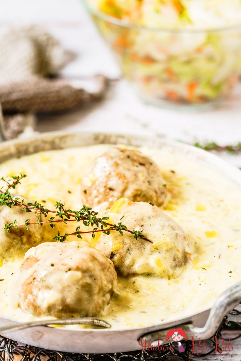 Zwiebel-Lauch-Soße mit Semmelknödel - Madam Rote Rübe