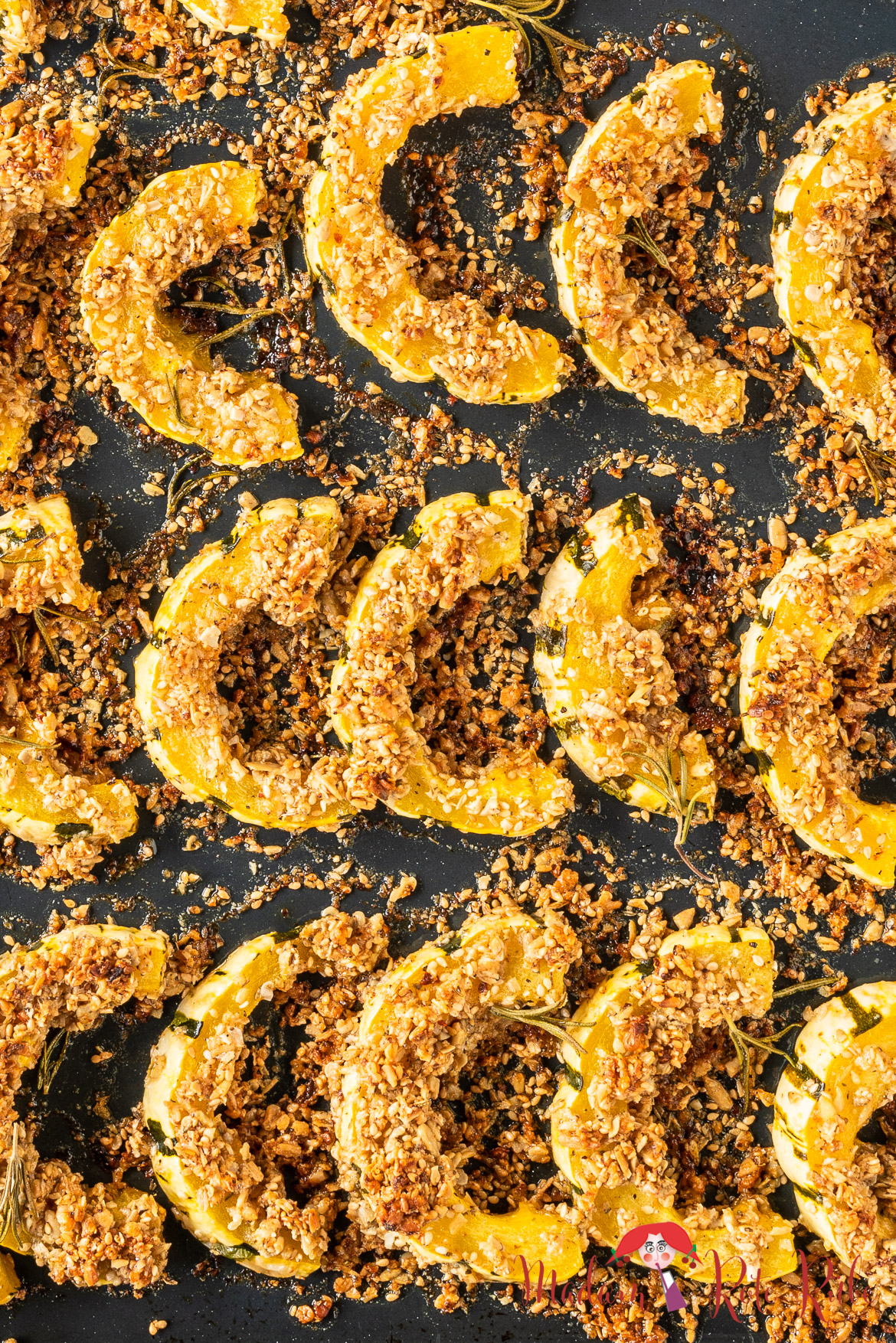 Madam Rote Rübe - Gerösteter Delicata-Kürbis mit würzigem Hafer-Crunch