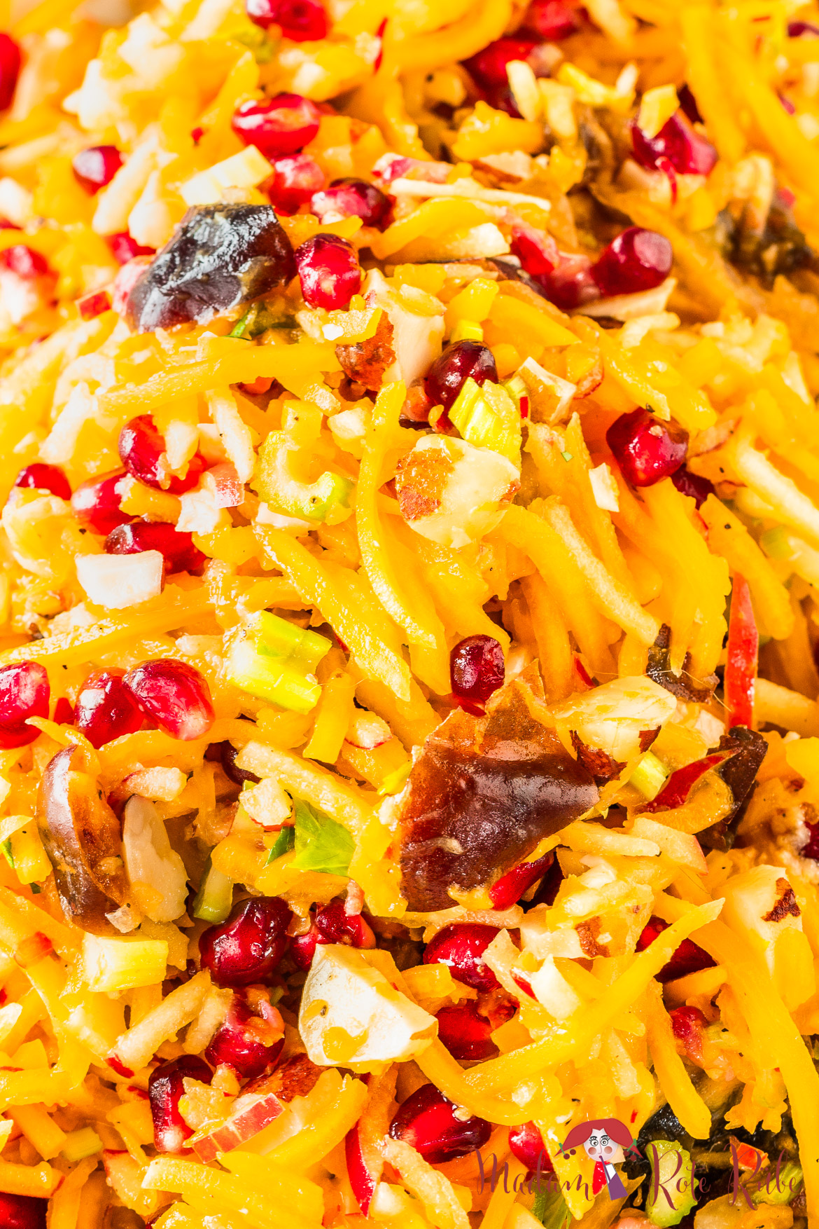 Madam Rote Rübe - Roher Kürbissalat mit Granatapfelkernen und Paranüssen