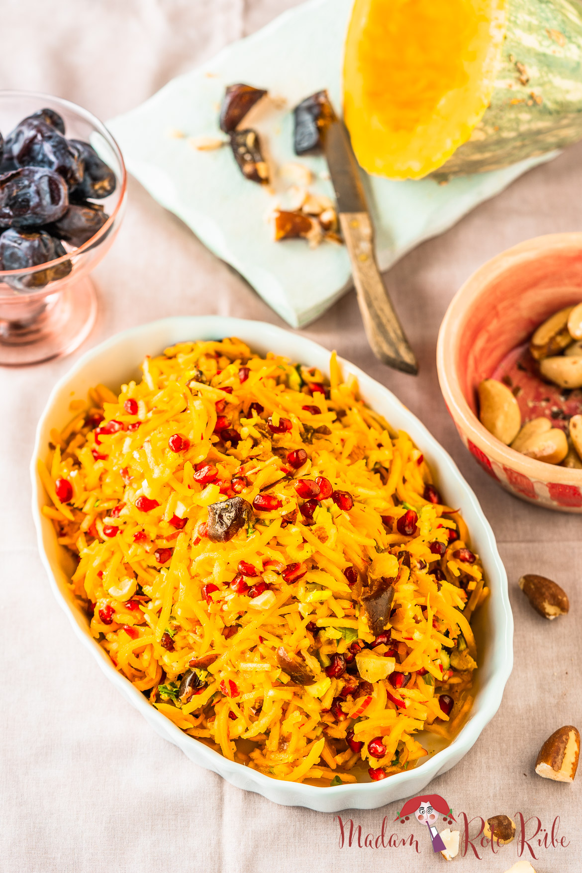 Madam Rote Rübe - Roher Kürbissalat mit Granatapfelkernen und Paranüssen