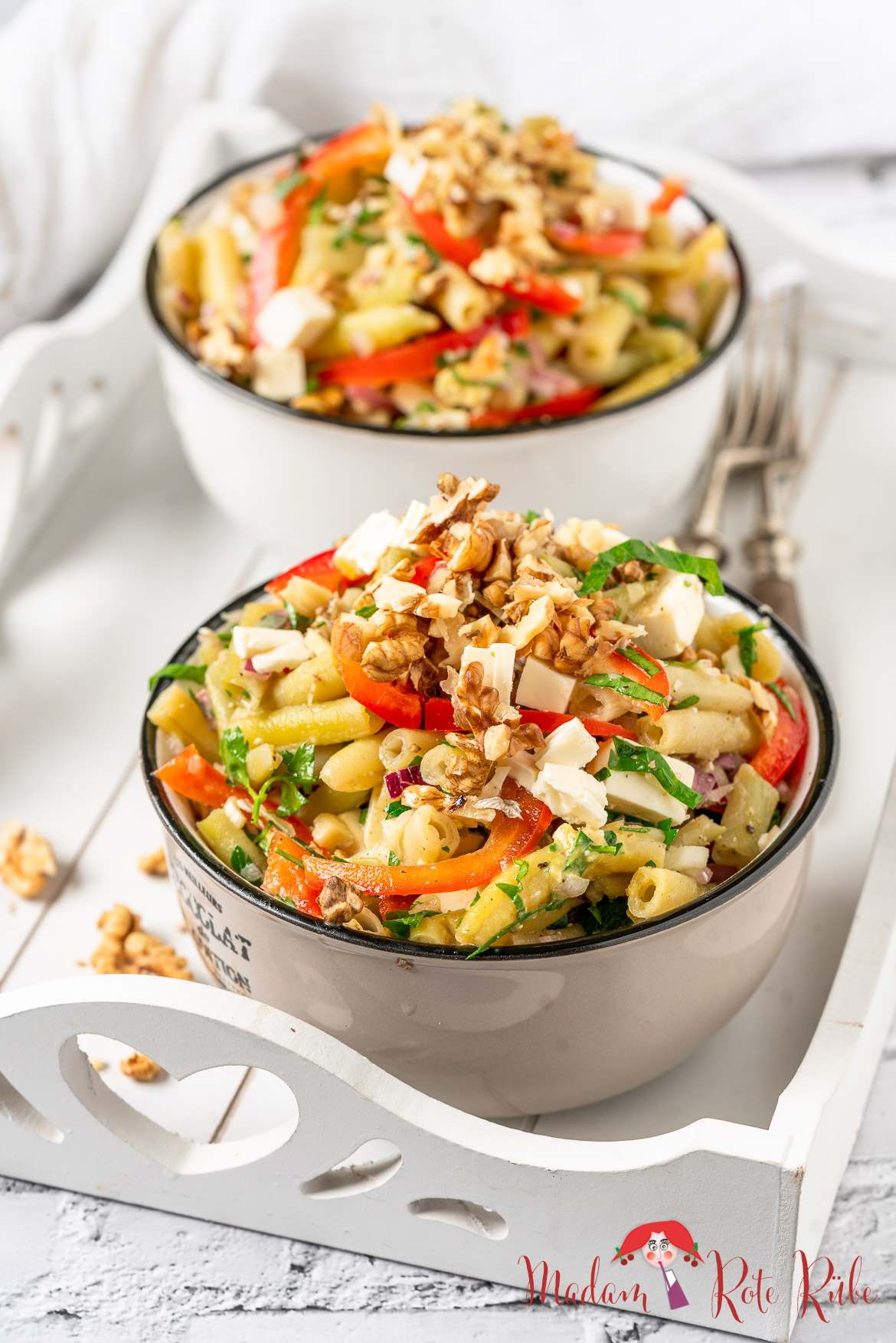 Madam Rote Rübe – Wachsbohnen-Salat mit Paprika, Walnüssen und Feta Madam Rote Rübe - Wachsbohnen-Salat mit Paprika, Walnüssen und Feta