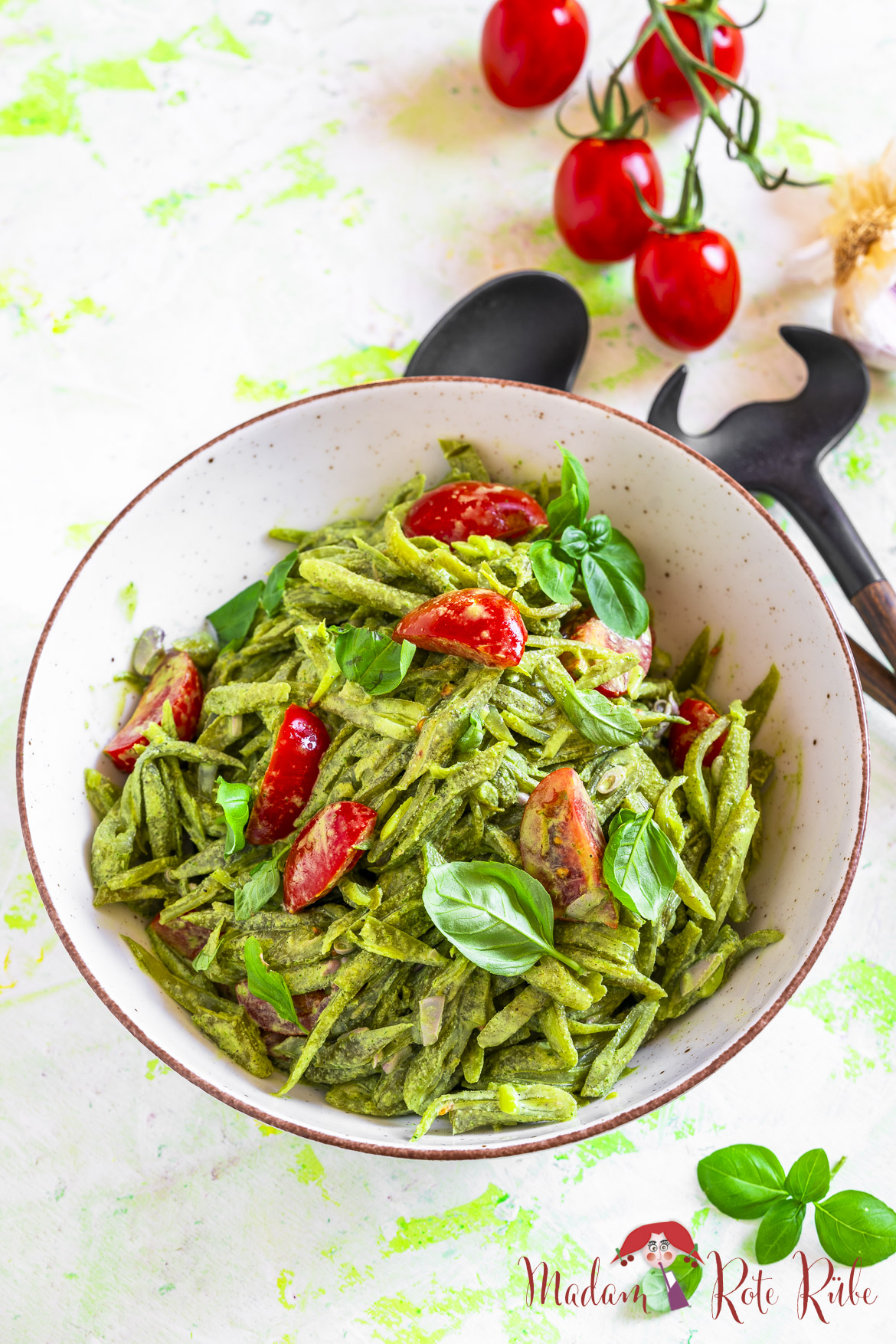 Madam Rote Rübe - Grüner Bohnensalat mit Tomaten und Sesam-Kräuter-Dressing
