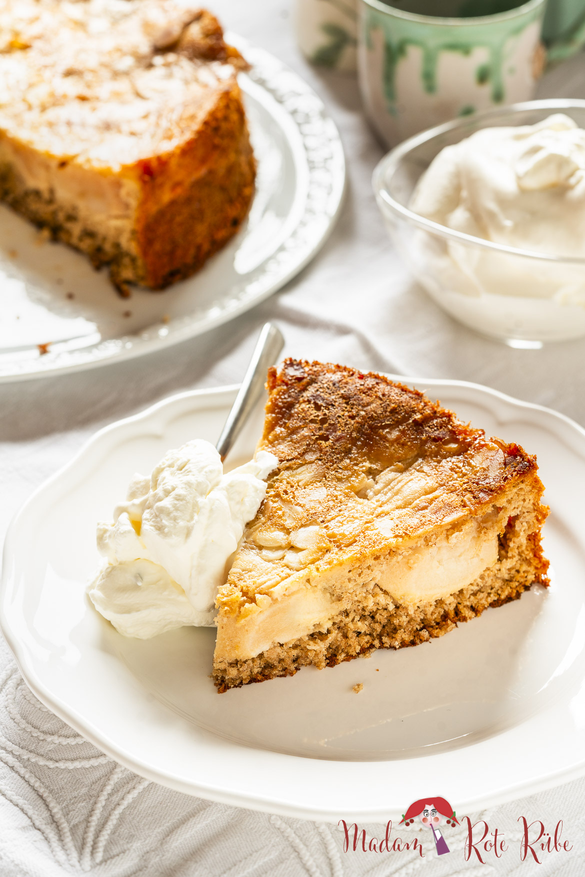 Gestürzter Apfel-Biskuit-Vollkornkuchen - Madam Rote Rübe
