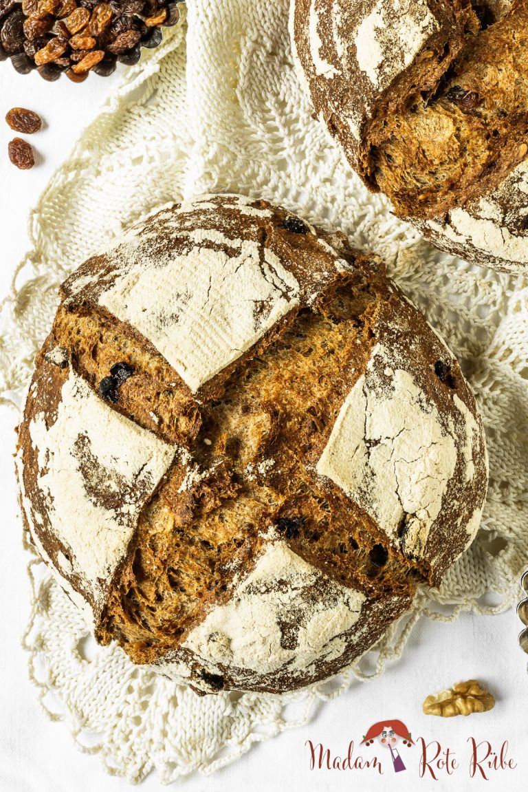 Walnuss-Orangen-Vollkornbrot mit Rosinen - Madam Rote Rübe Walnuss-Orangen-Vollkornbrot mit Rosinen - Madam Rote Rübe