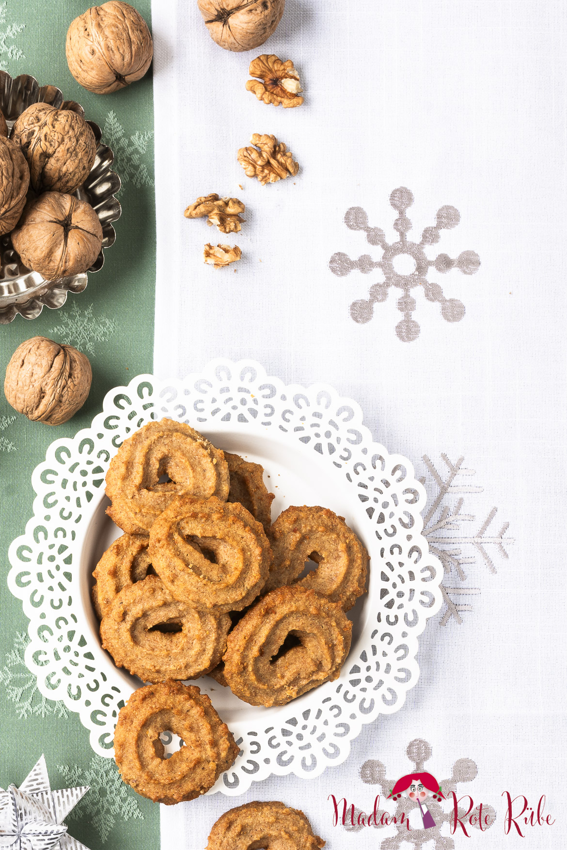 Madam Rote Rübe - Walnuss-Vollkorn-Spritzgebäck aus Tradition