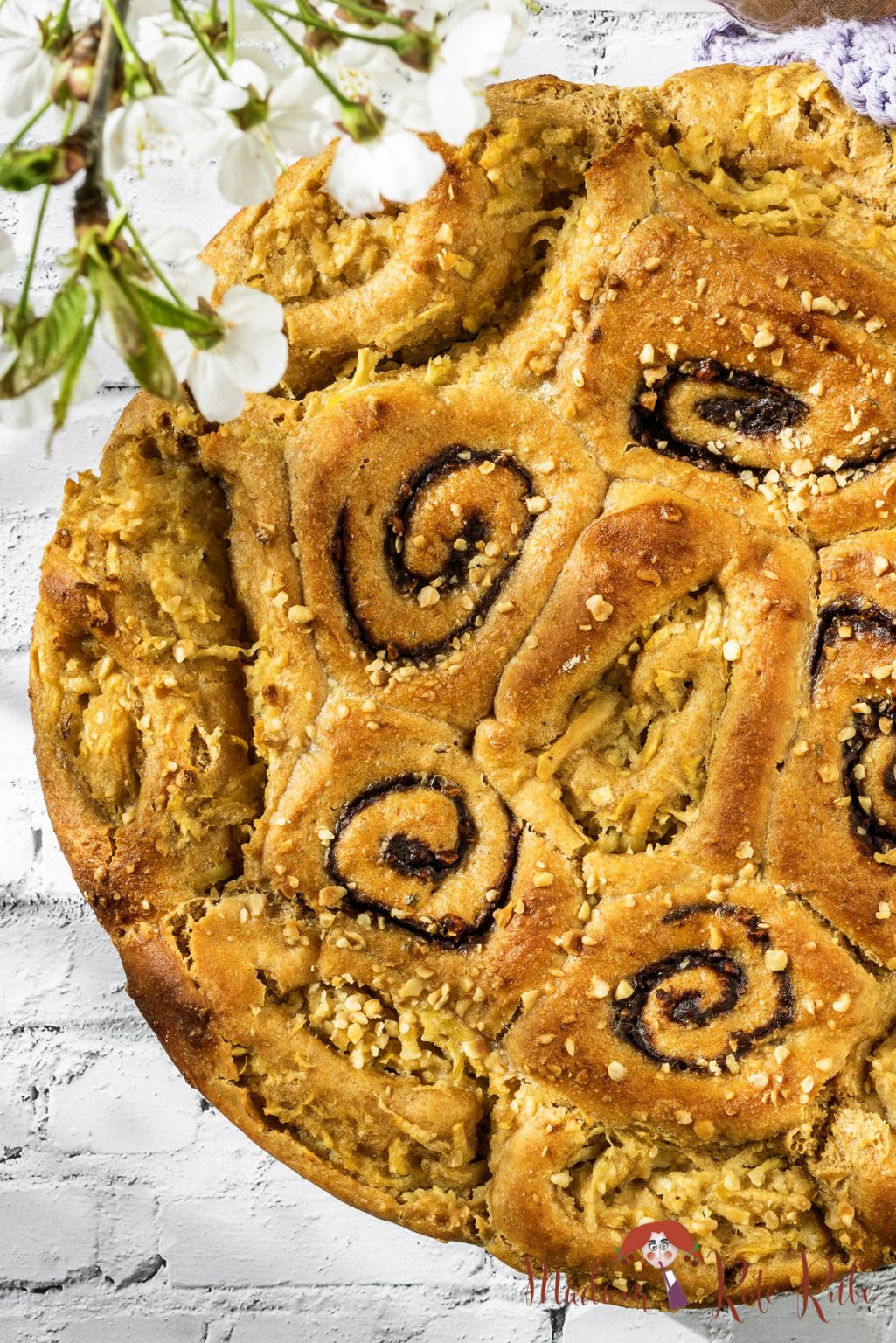 Urkorn-Rosenkuchen mit Apfel-Hirse-Pudding- und Schoko-Haselnuss ...